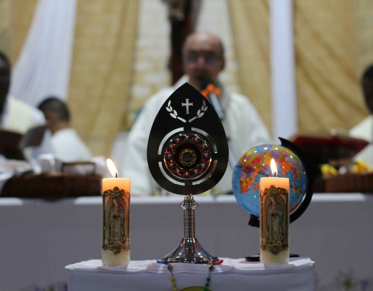 Las reliquias de San José Allamano visitan el templo cristo maestro en el oriente de Cali