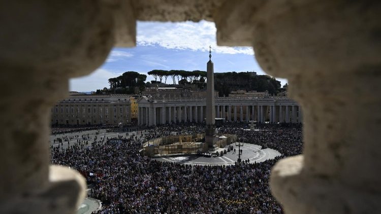 El Papa: Amamos a Dios al amar a nuestros hermanos