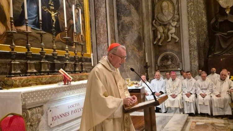 Parolin: Pidamos el don de la paz por la intercesión de san Juan Pablo II